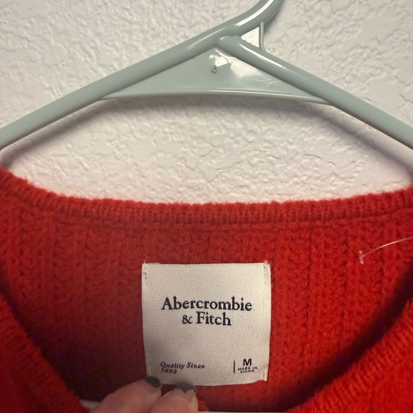 Abercrombie Red Cable Knit Cropped Cardigan Sweater Soft Cozy Wool Blend Medium - Picture 6 of 12